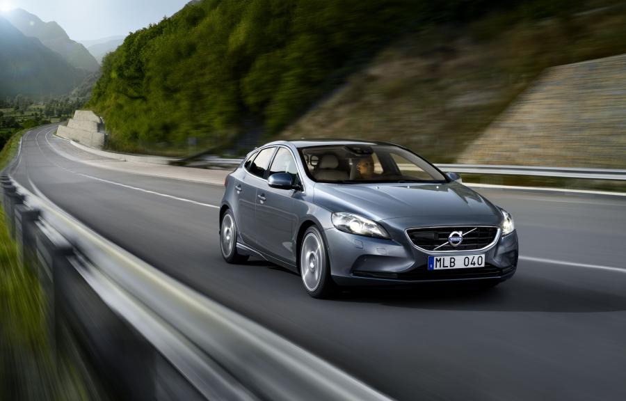 Volvo V40 2012 года  (фото 110 из 183)